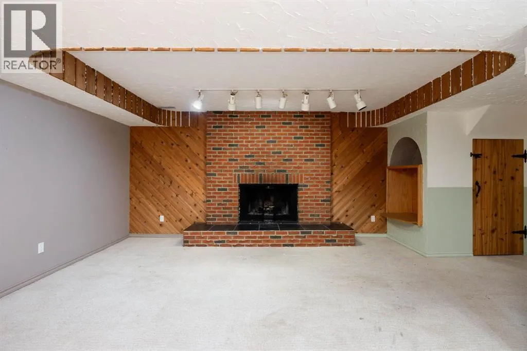 225 Cardinal Drive