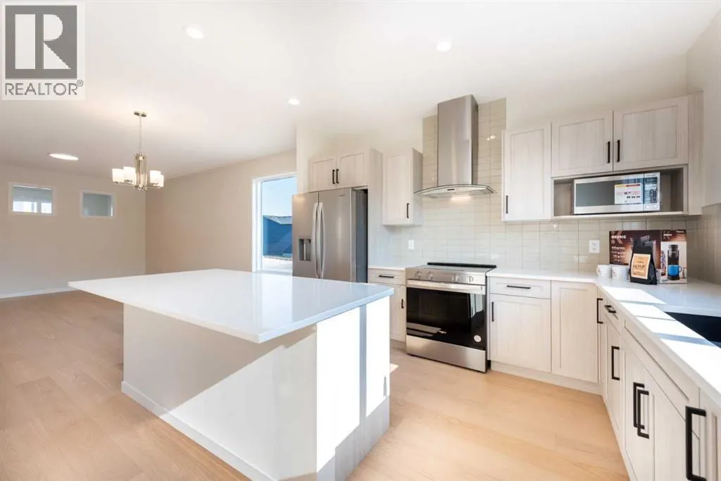 264 Marmot Grove NW