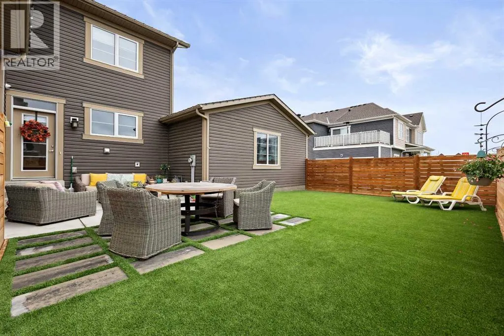 261 Carrington Circle NW