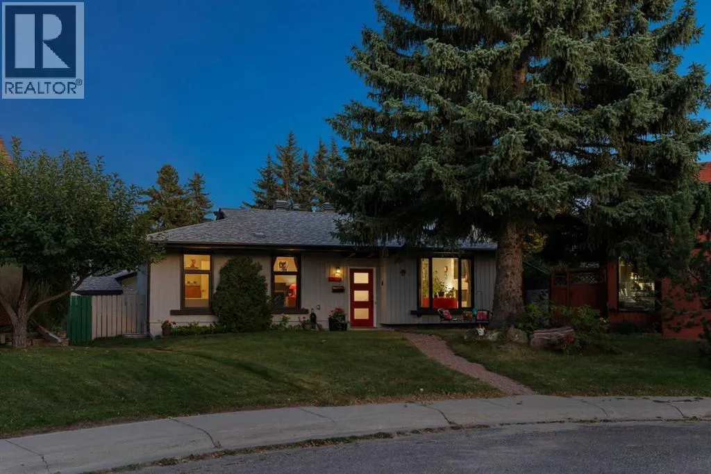 224 CEDARBRAE Crescent SW