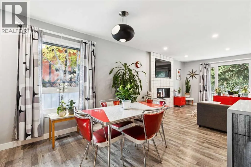 224 CEDARBRAE Crescent SW