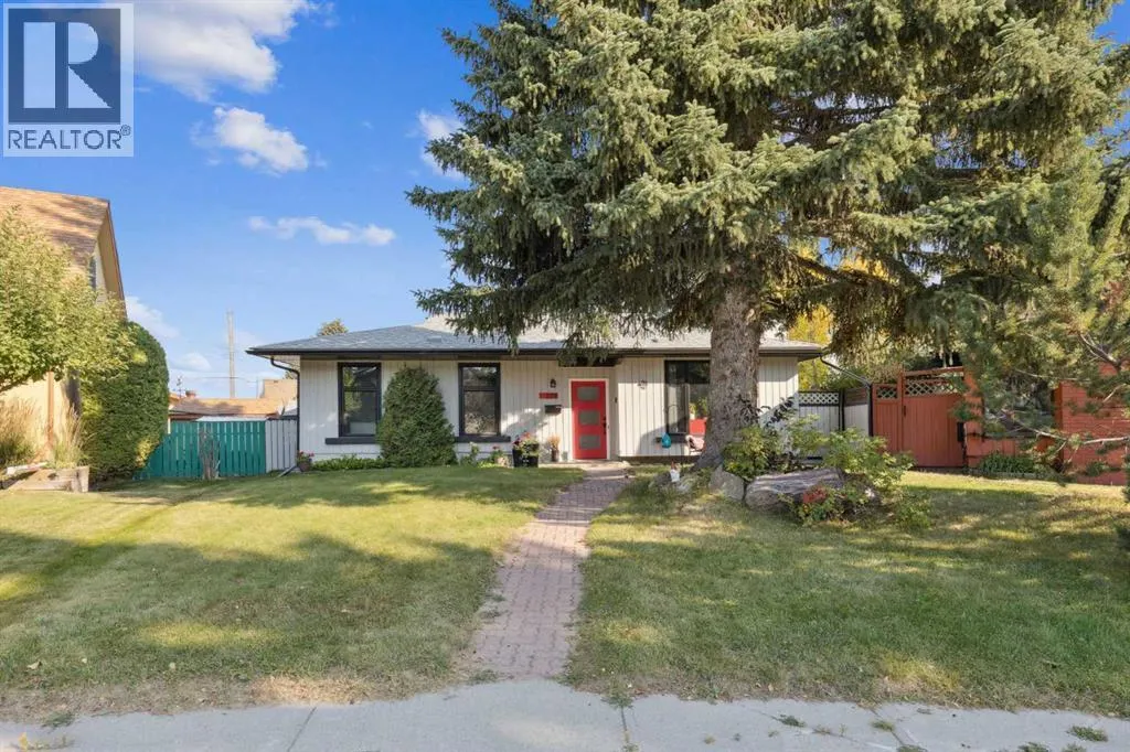 224 CEDARBRAE Crescent SW