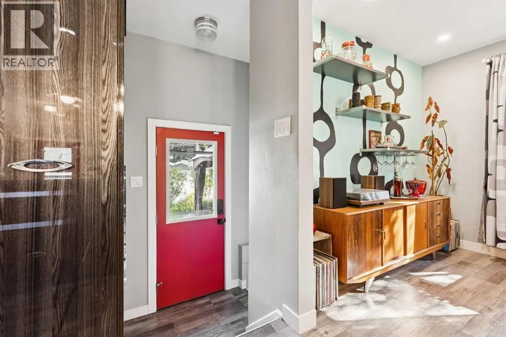 224 CEDARBRAE Crescent SW