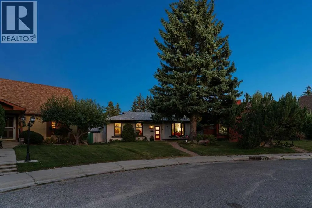 224 CEDARBRAE Crescent SW