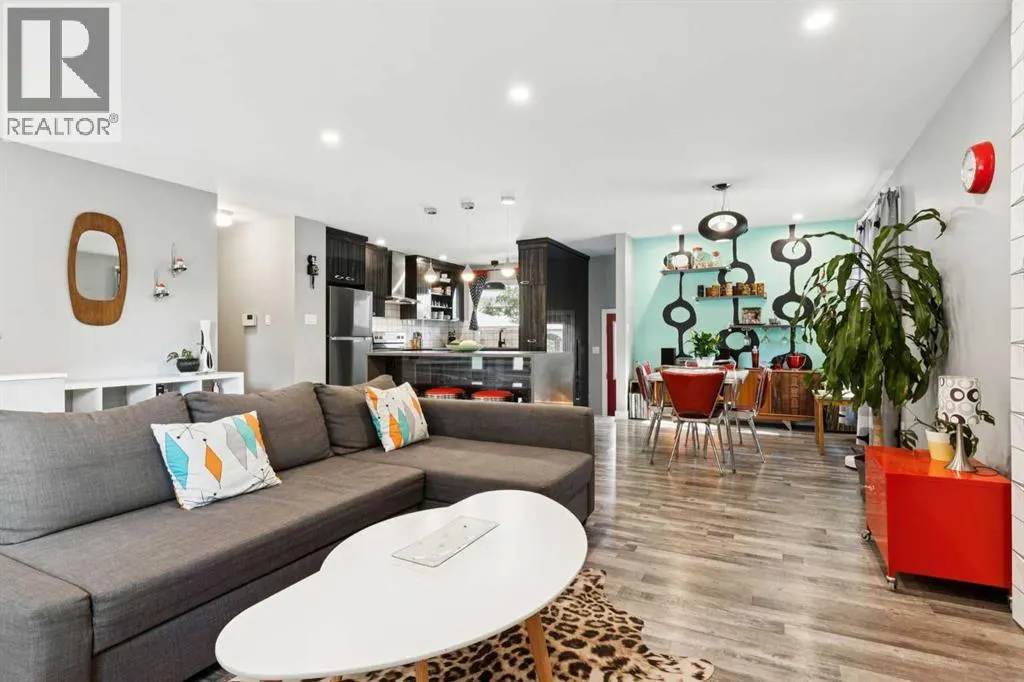 224 CEDARBRAE Crescent SW