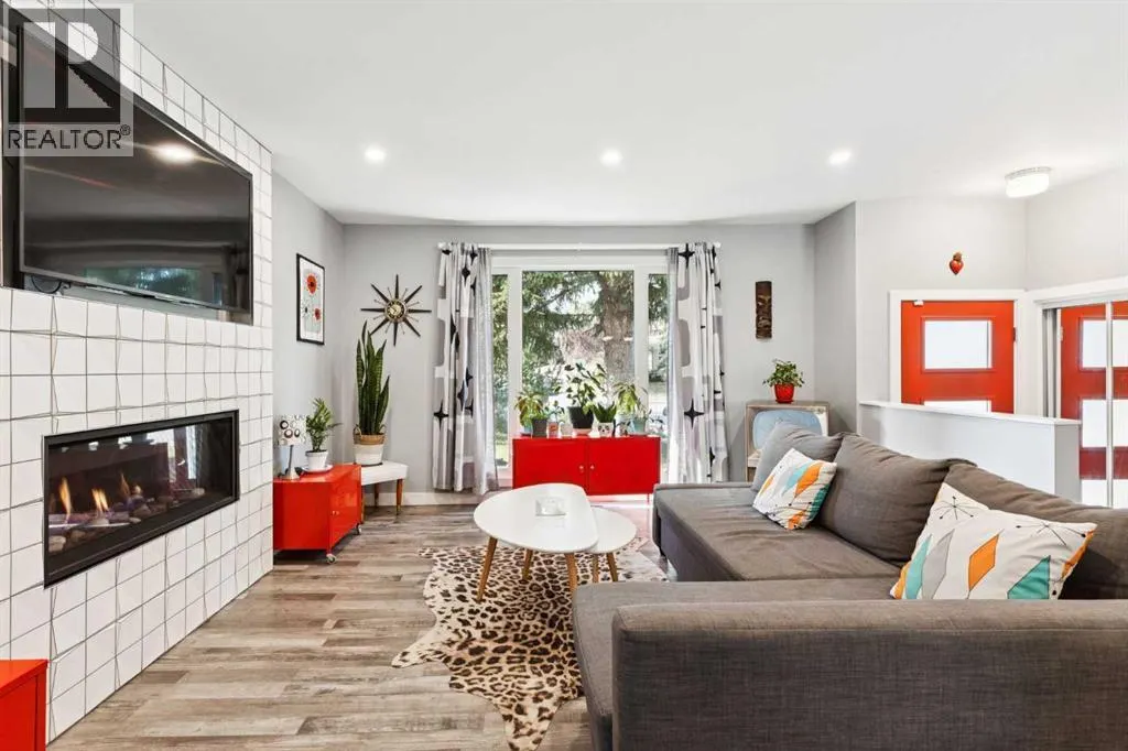224 CEDARBRAE Crescent SW