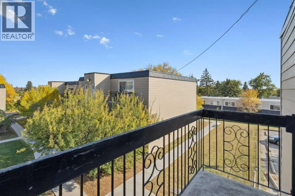 330, 315 Heritage Drive SE