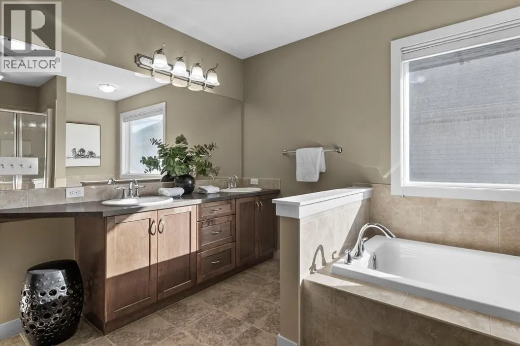 133 Sage Valley Close NW