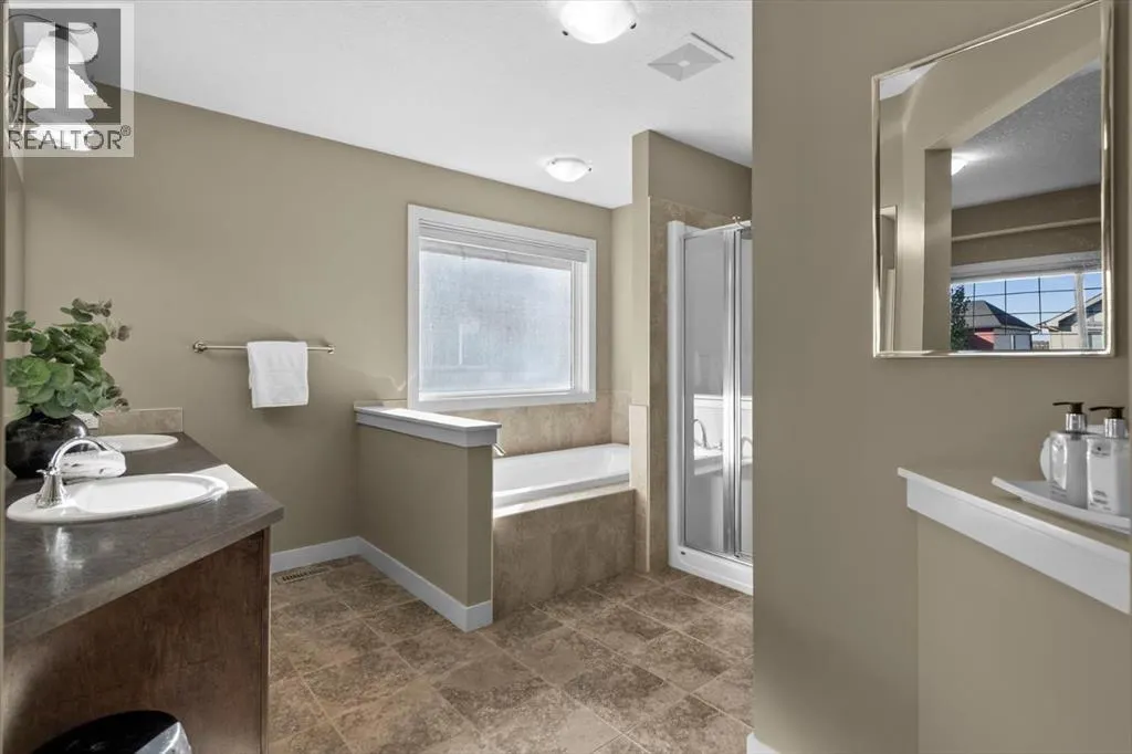 133 Sage Valley Close NW