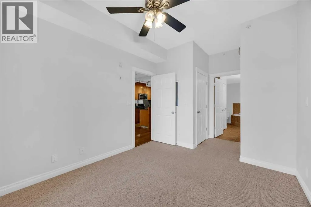 3203, 24 Hemlock Crescent SW