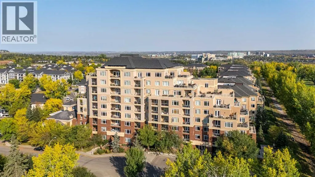 3203, 24 Hemlock Crescent SW
