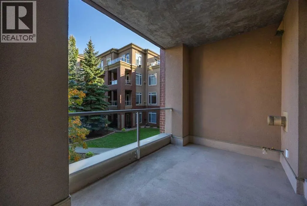 3203, 24 Hemlock Crescent SW