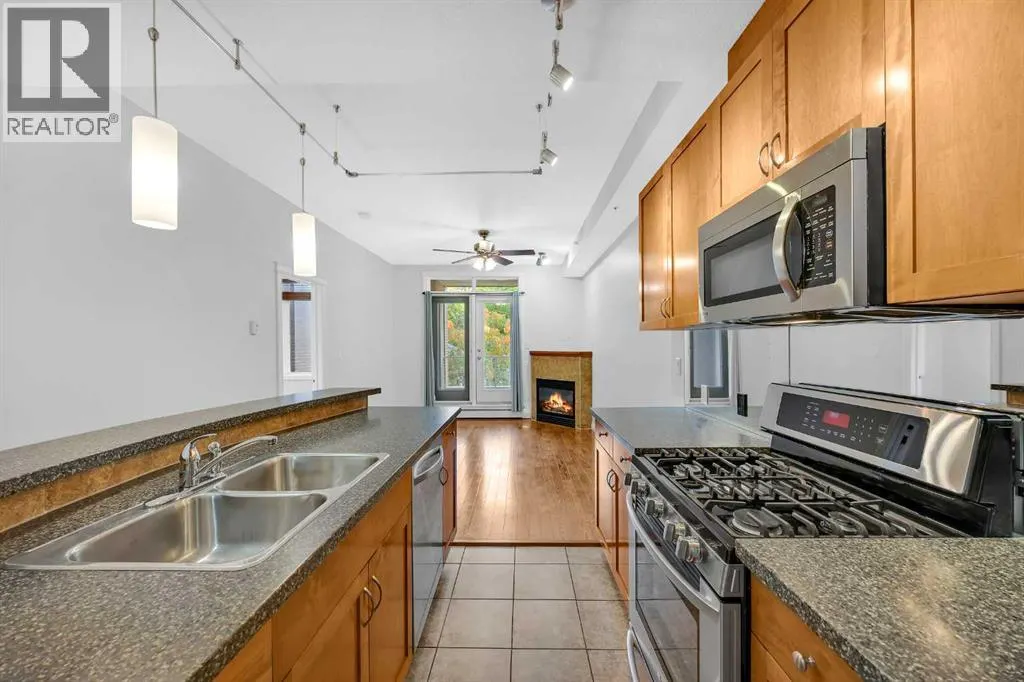 3203, 24 Hemlock Crescent SW