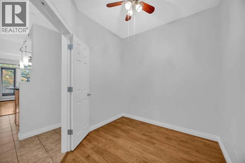 3203, 24 Hemlock Crescent SW