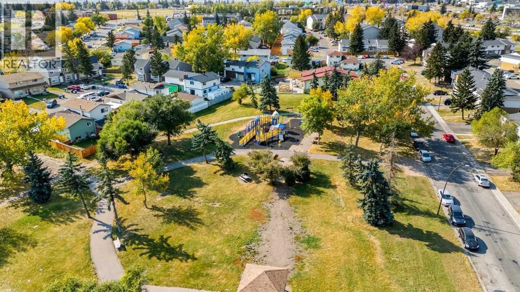 232 Radley Place SE