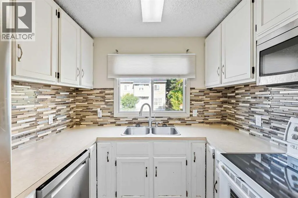 232 Radley Place SE