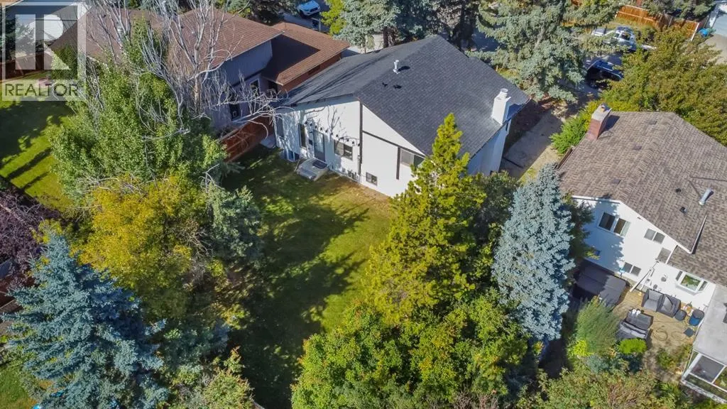 208 Cedarille Green SW
