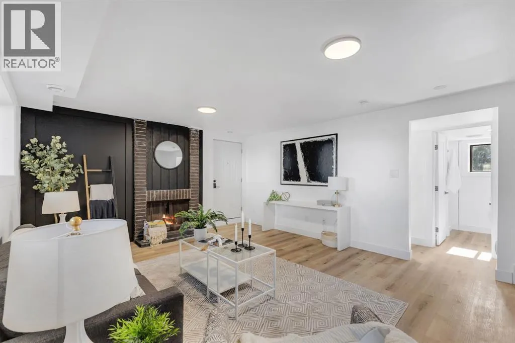 208 Cedarille Green SW