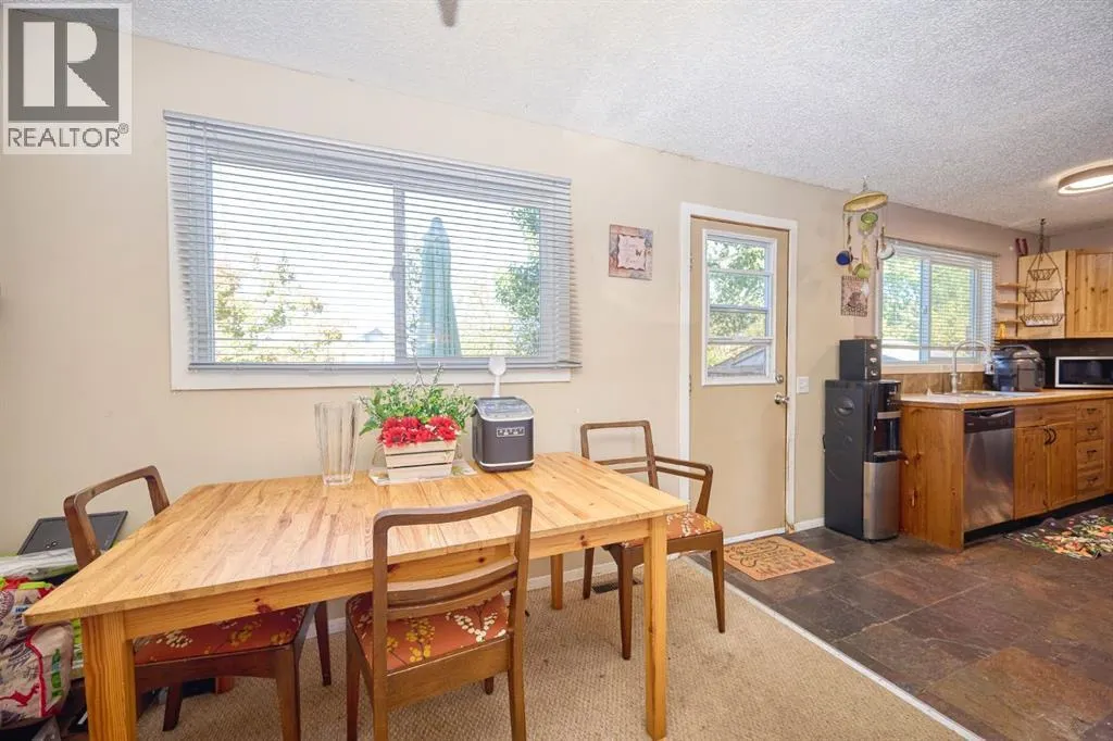 24 Hunters Gate