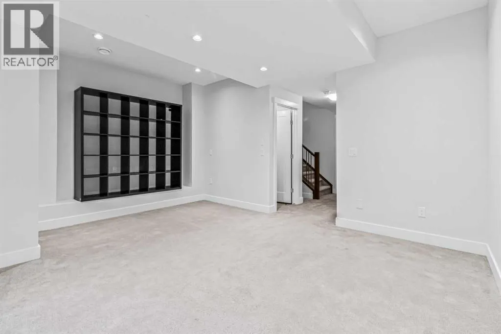 1402 29 Street SW
