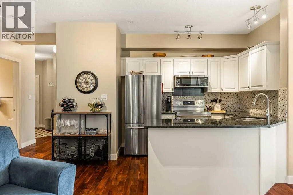 204, 2419 Erlton Road SW