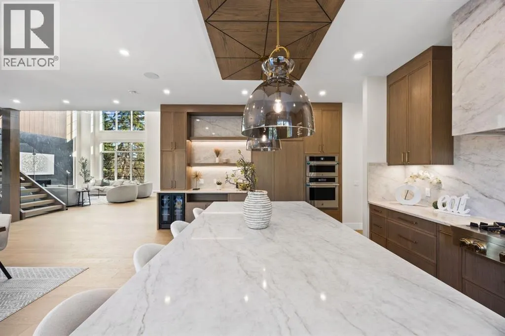 620 Varsity Estates Crescent NW