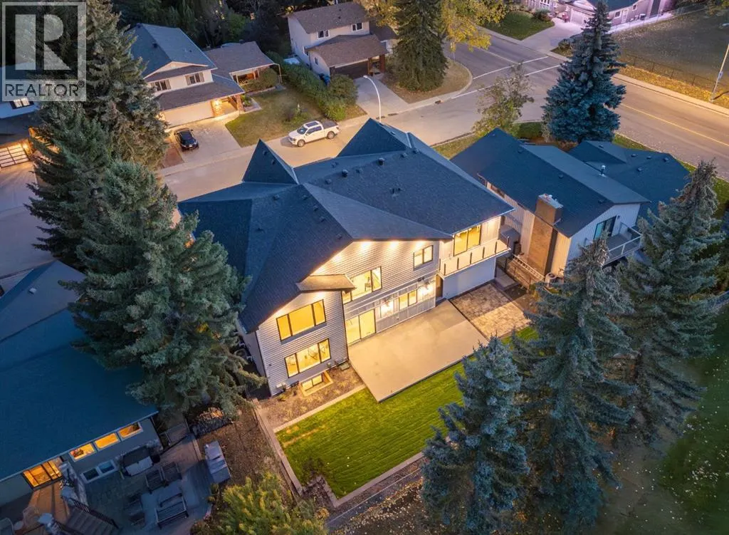 620 Varsity Estates Crescent NW