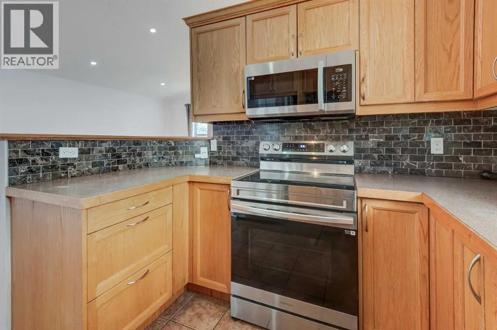 35 Coventry Road NE