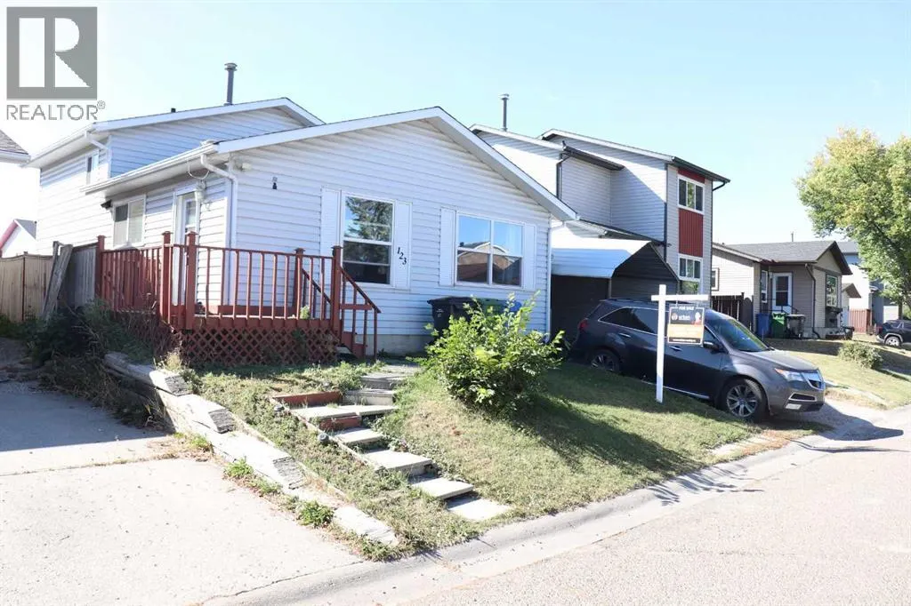 123 Castleglen Road NE