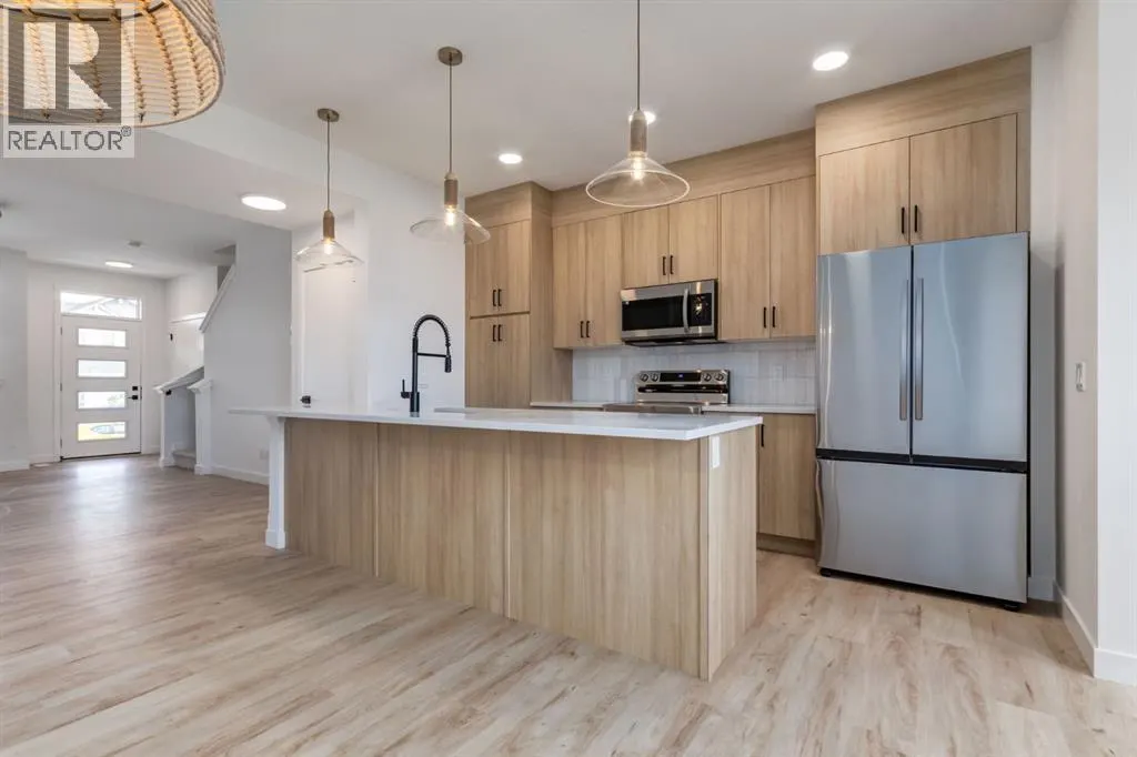 146 Belvedere Crescent SE