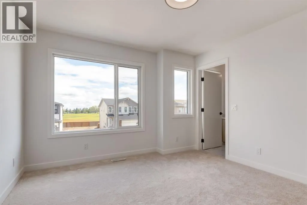 146 Belvedere Crescent SE