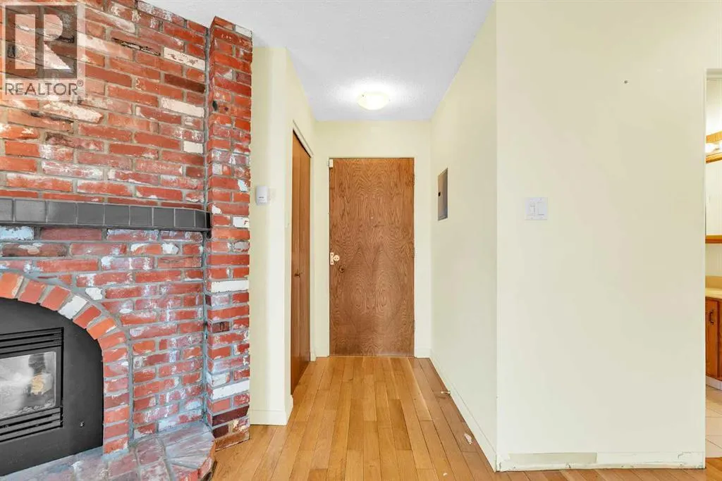 301, 508 Cedar Crescent SW