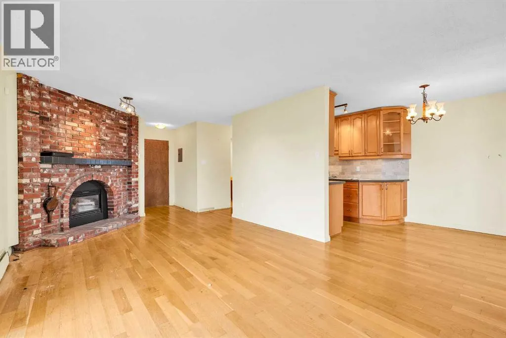 301, 508 Cedar Crescent SW