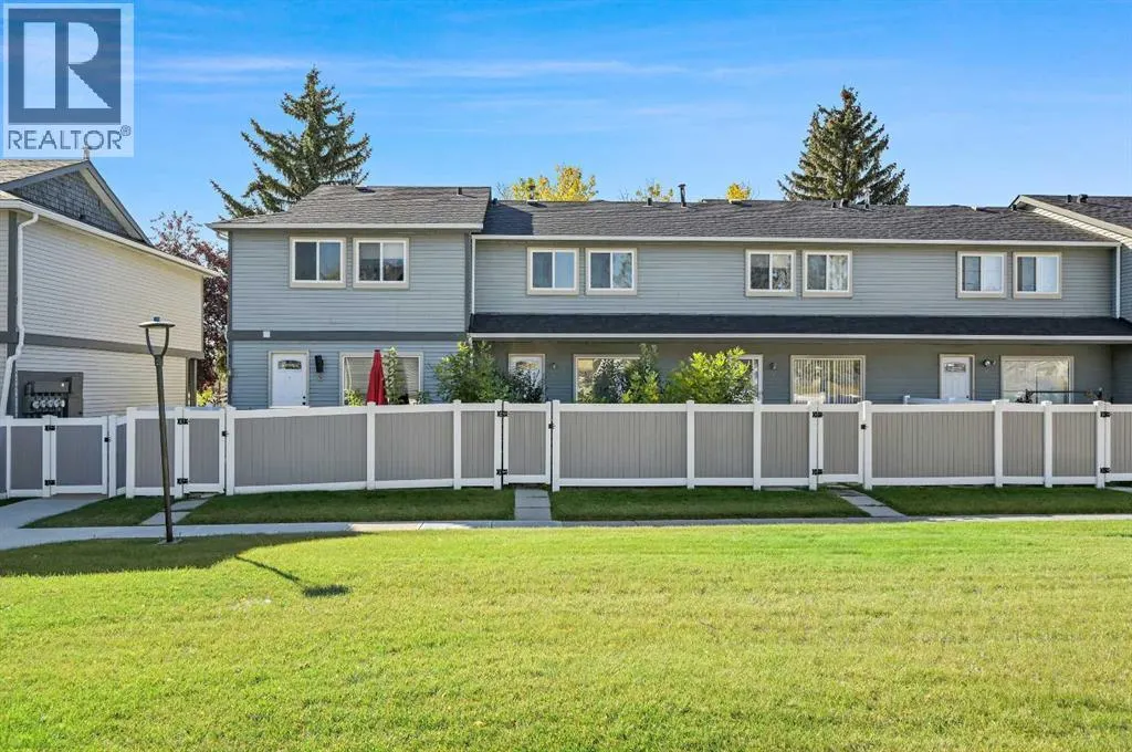 4, 220 Erin Mount Crescent SE