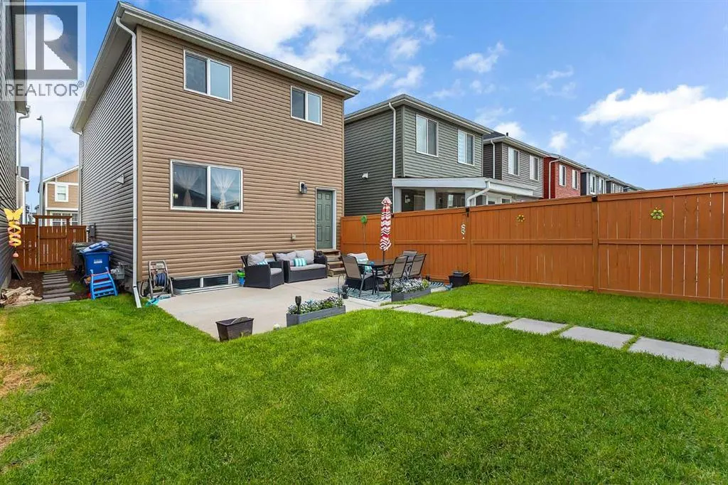 124 Red Embers Crescent NE