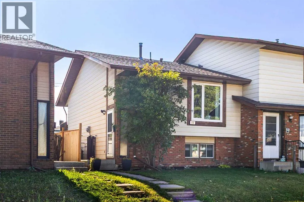 49 Castlebrook Way NE