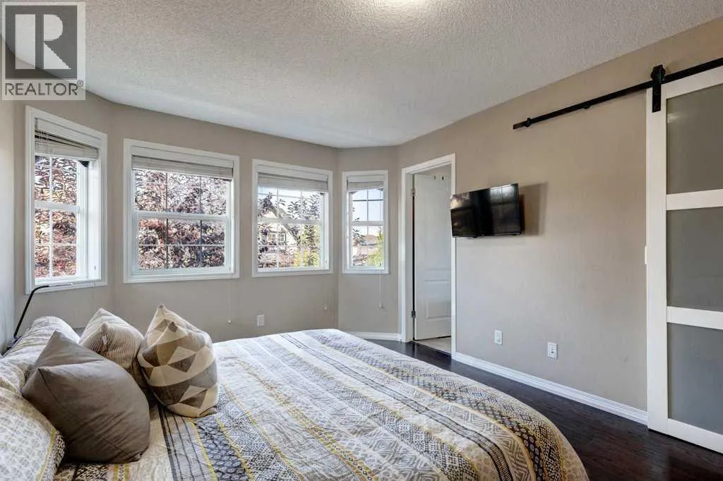 71 Autumn View SE