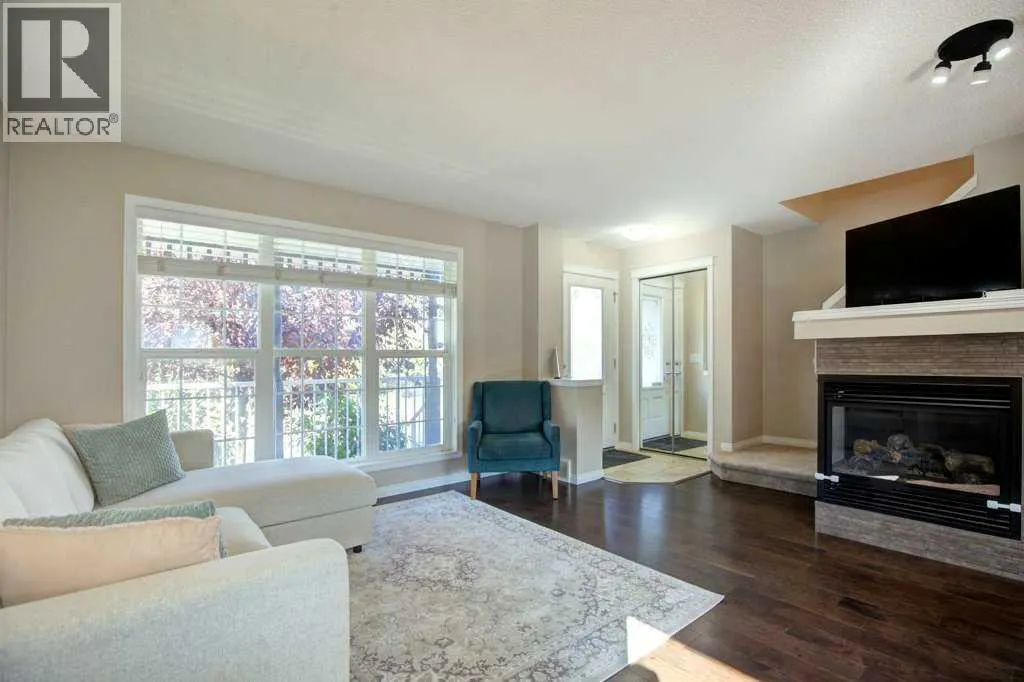 71 Autumn View SE
