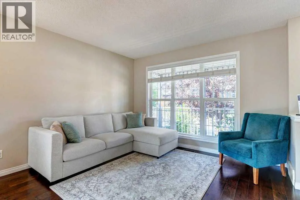 71 Autumn View SE