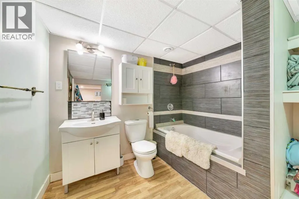 117 2 Street W
