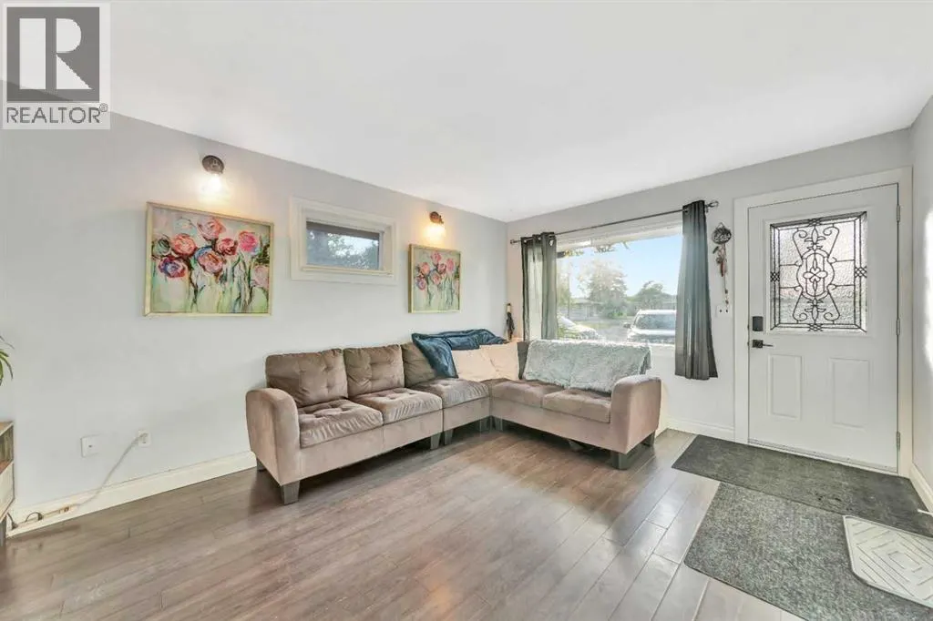 117 2 Street W