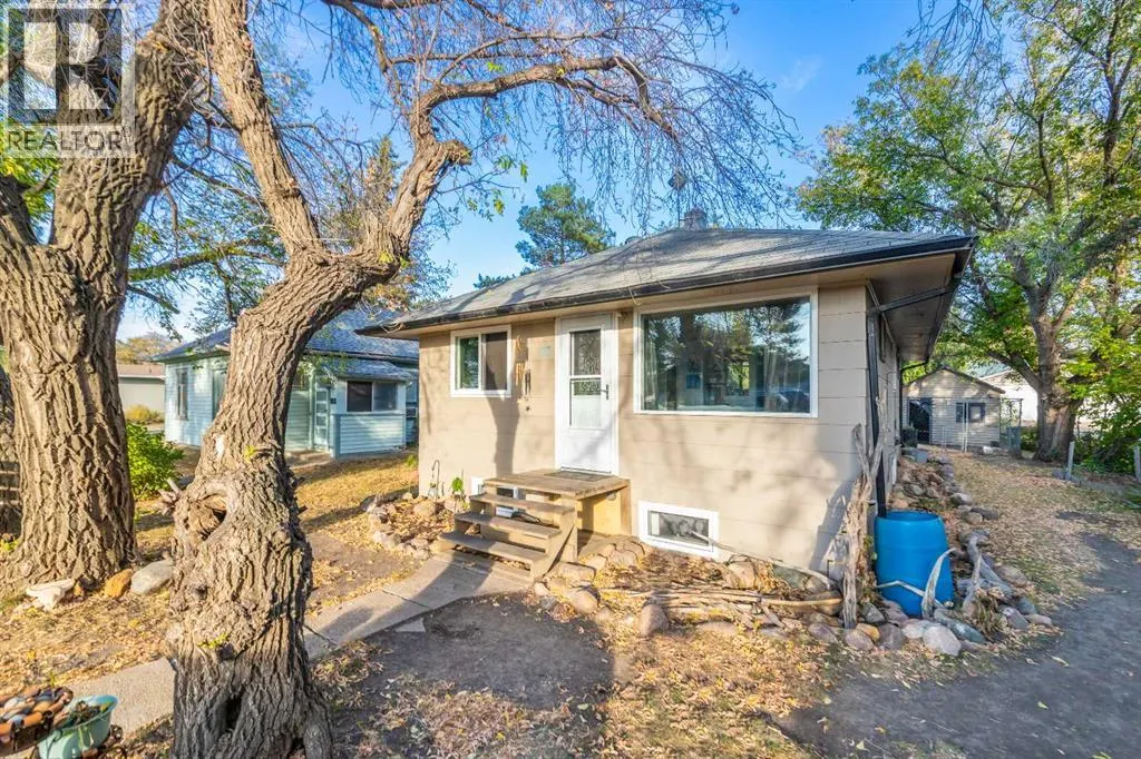 117 2 Street W