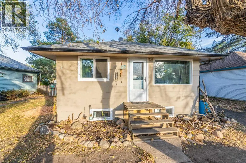 117 2 Street W