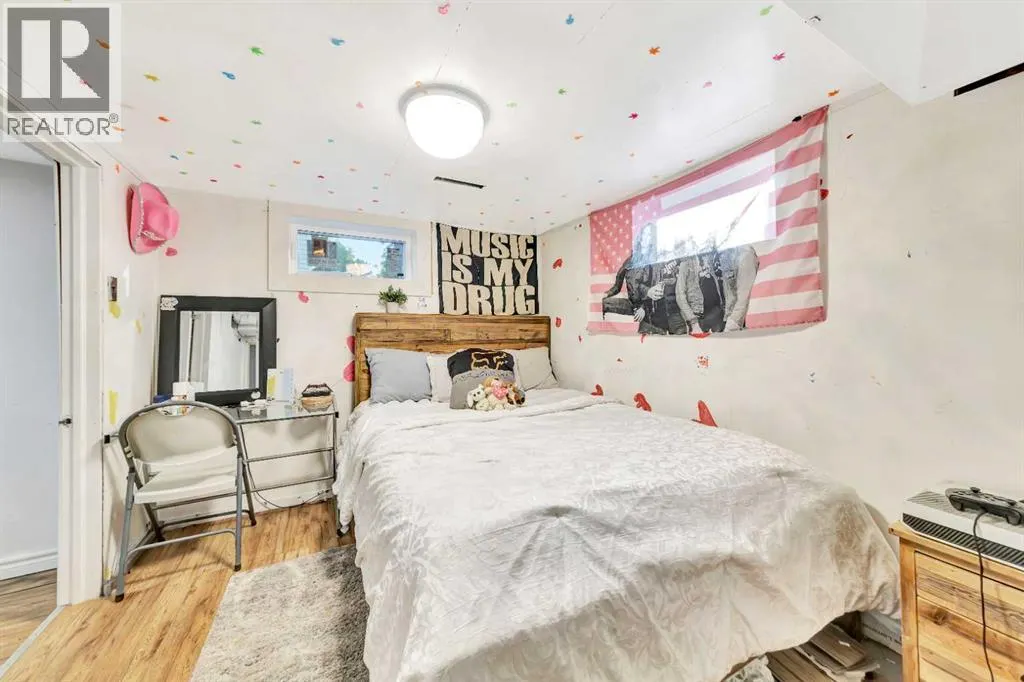117 2 Street W