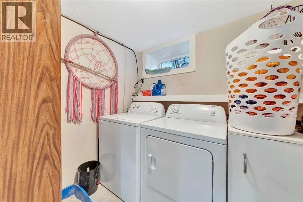 117 2 Street W