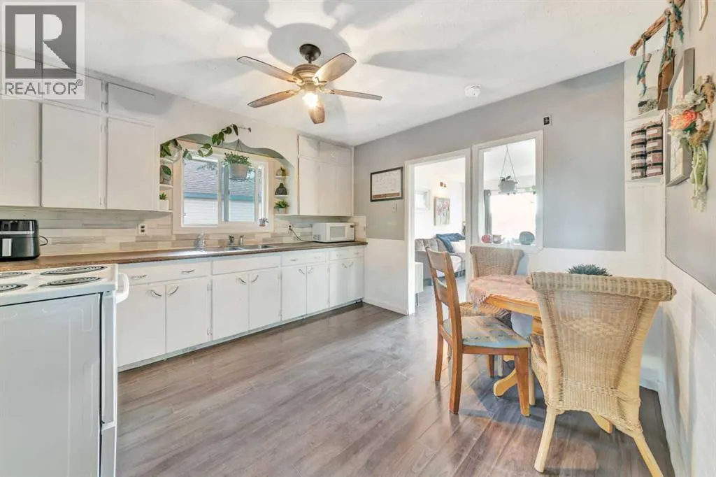 117 2 Street W