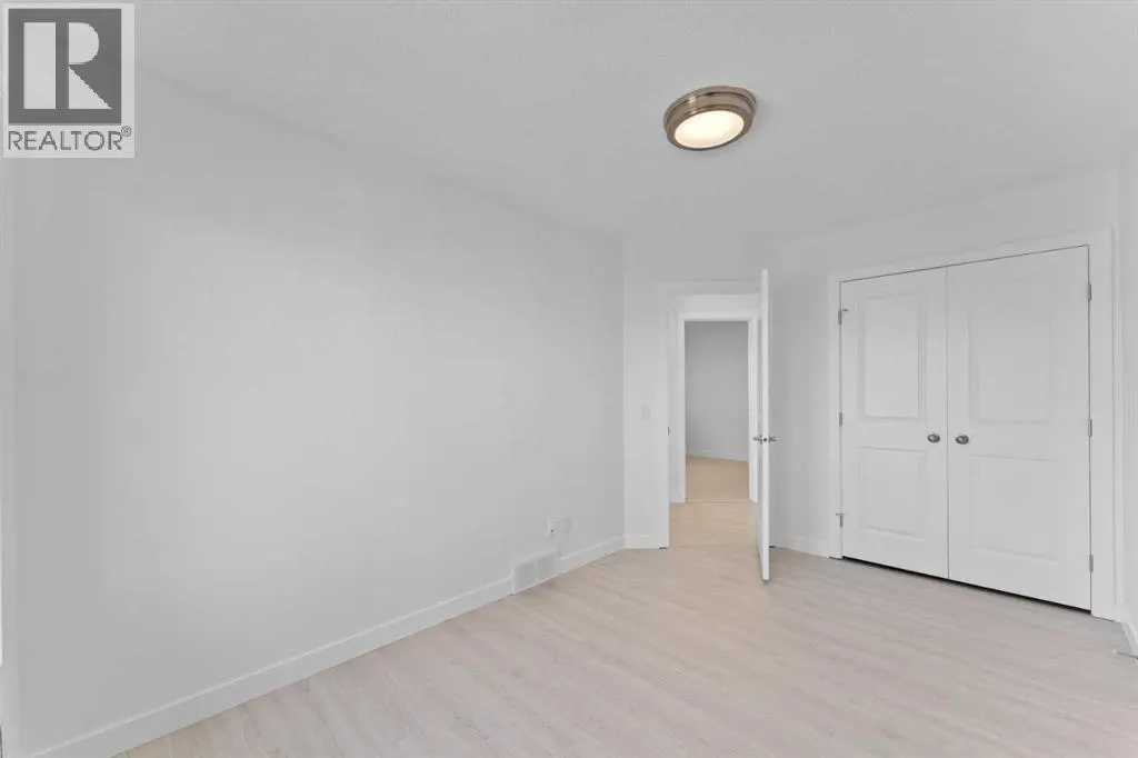 363 Evanspark Gardens NW