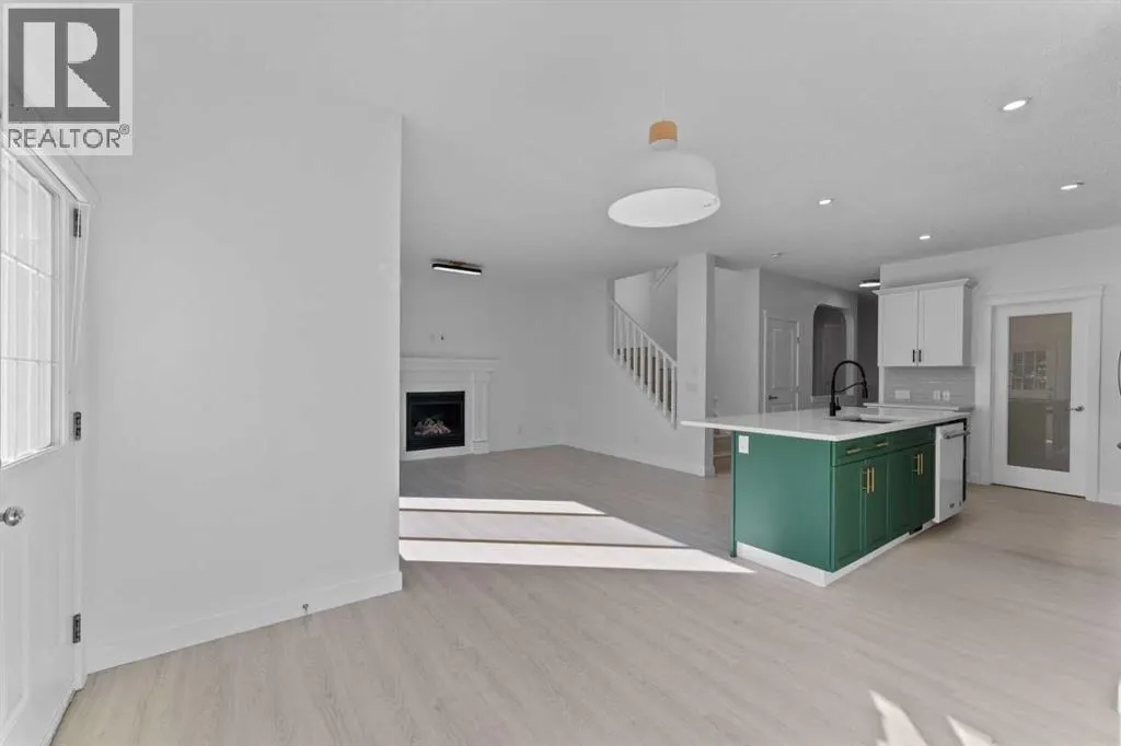 363 Evanspark Gardens NW