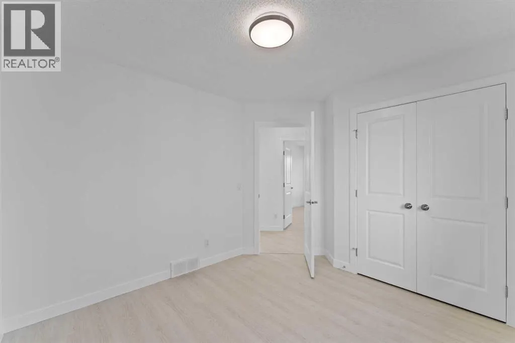 363 Evanspark Gardens NW