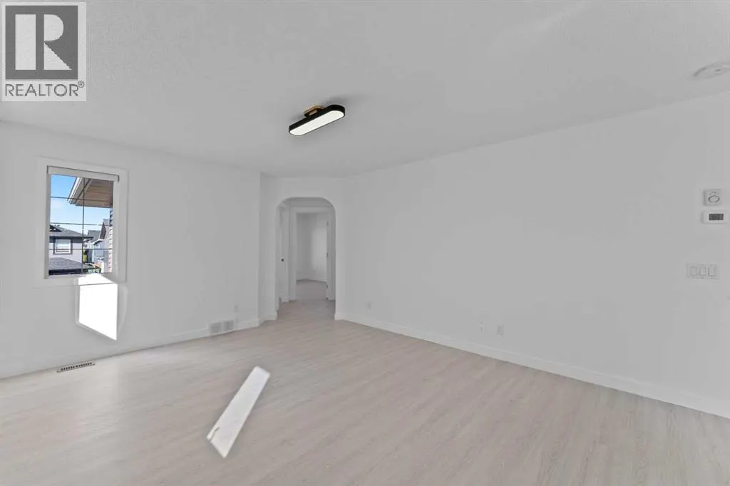 363 Evanspark Gardens NW